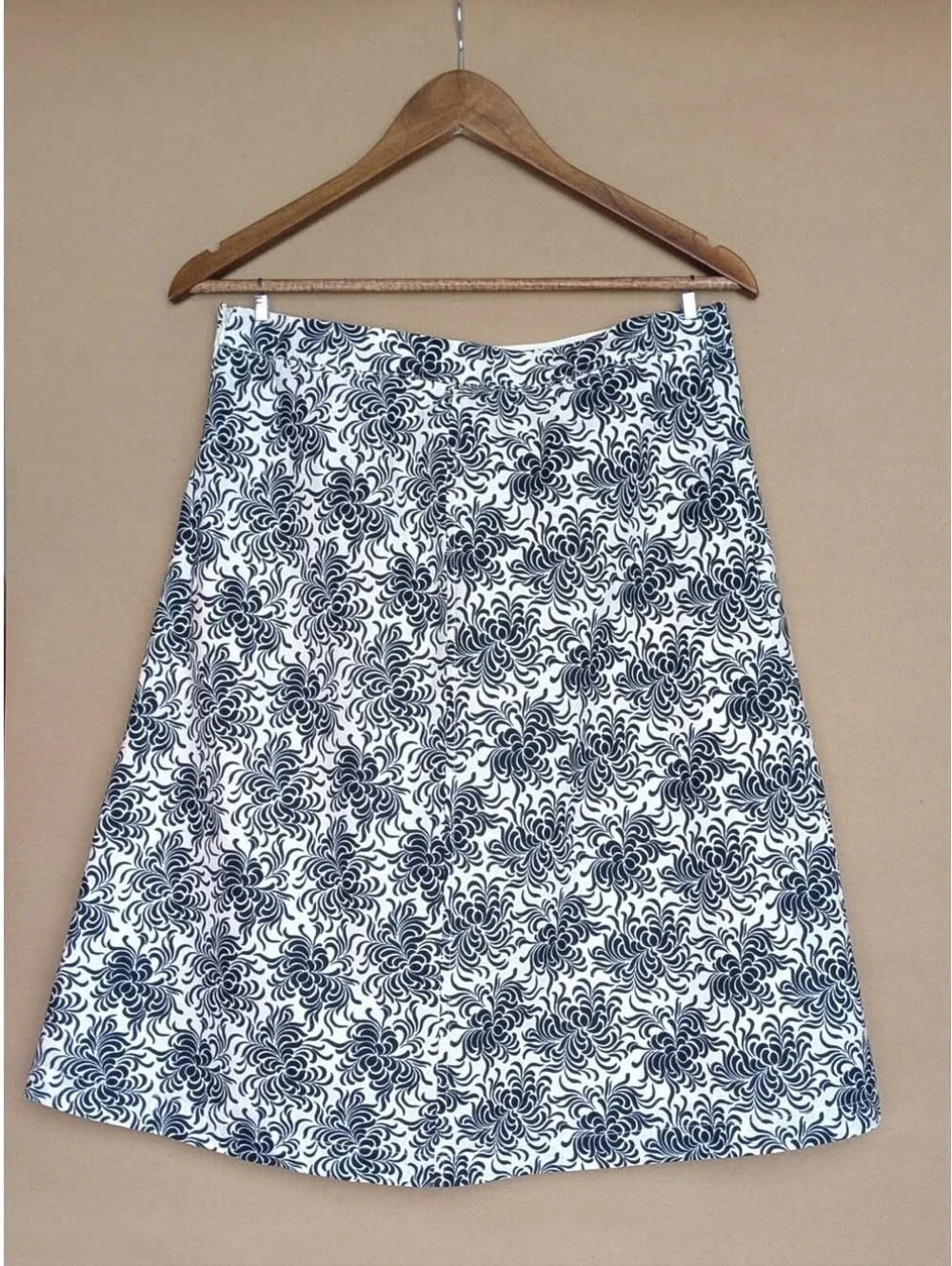 GAP 15 skirt loved